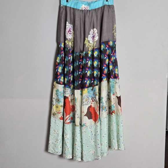 NEW Johnny Was 100% Silk Boho Floral Patchwork Tiered Maxi Skirt Size S - Picture 7 of 8